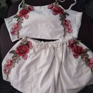 White two-piece set with flowers